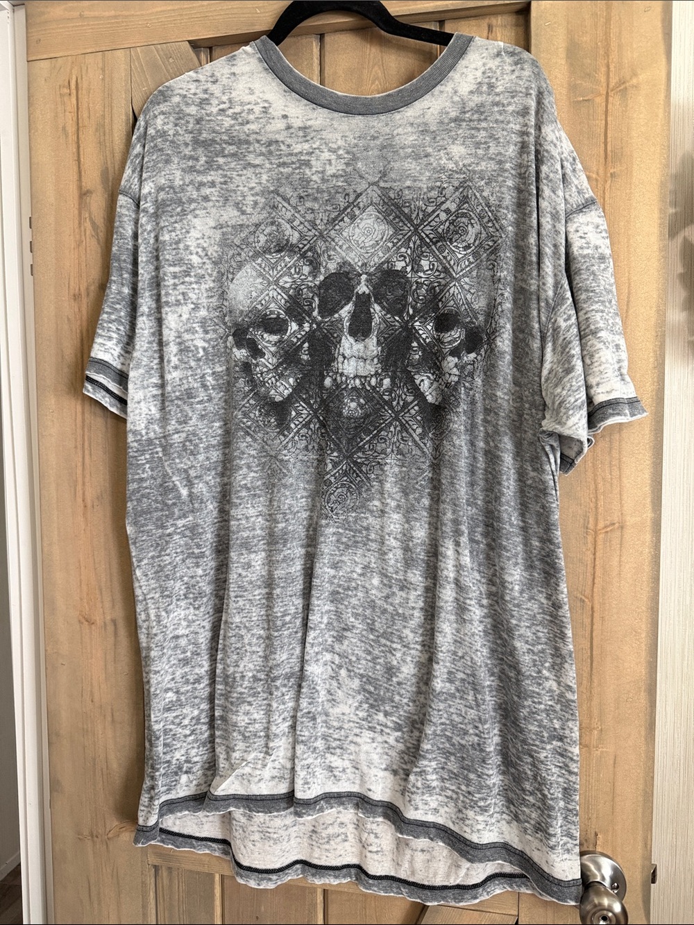 Grey Graphic Skull Short-Sleeve Men's Shirt